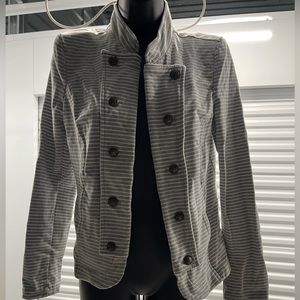 Very stylish jacket for a girl and very comfortable